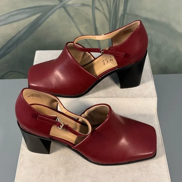 Journee Collection women’s sandals size 10, NWOT Burgundy Block Heel Shoes - Picture 2 of 8